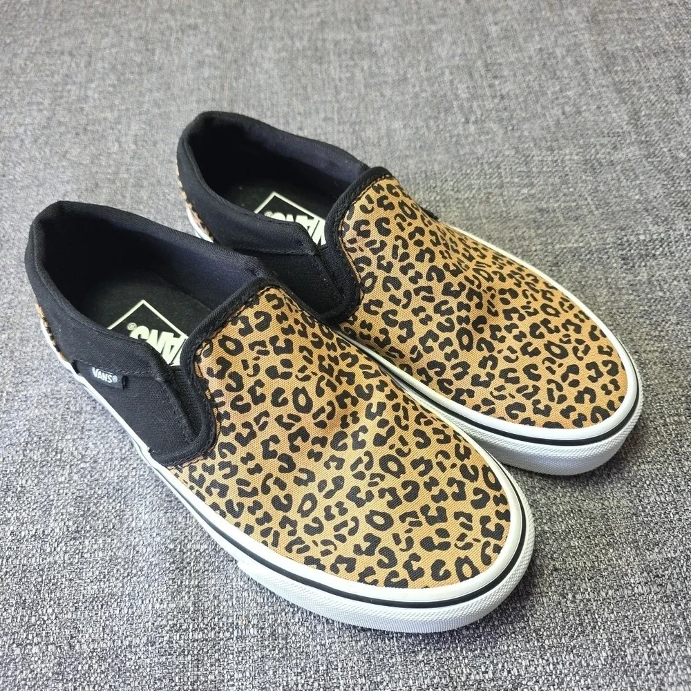 VANS Womens 6.5 Cheetah Print Slip On Skate Shoes Leopard Canvas Classic Low